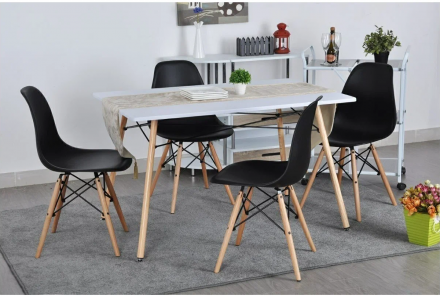 Комплект 4 стула Eames пластик черный ножки бук